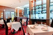Premier Inn Premier Inn Heathrow Airport Terminal 4 Stanwell Екстериор снимка